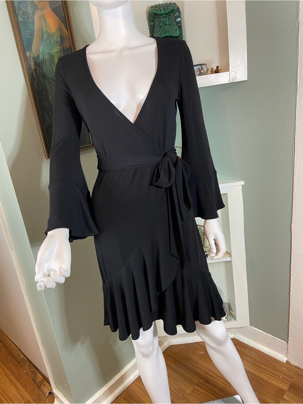 Vintage Y2K/90s DVF Diane Von Furstenberg Bell Sleeve Classic Wrap Ruffle Dress